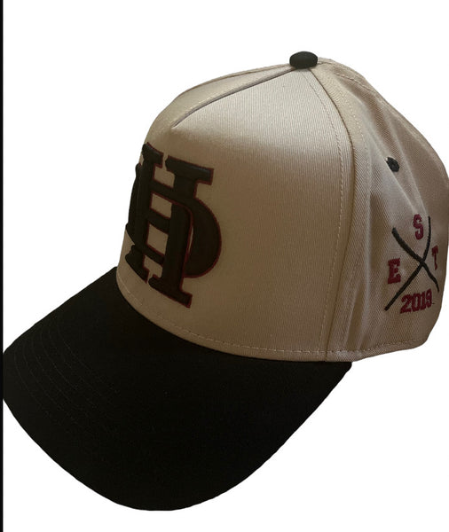 Cali Crowned "Sand/Black"